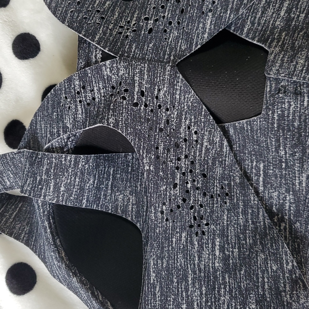 Victoria's Secret Padded Sports Bra - Picture 7 of 10